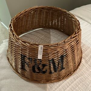 Fortnum & Mason Wicker Christmas Tree Skirt